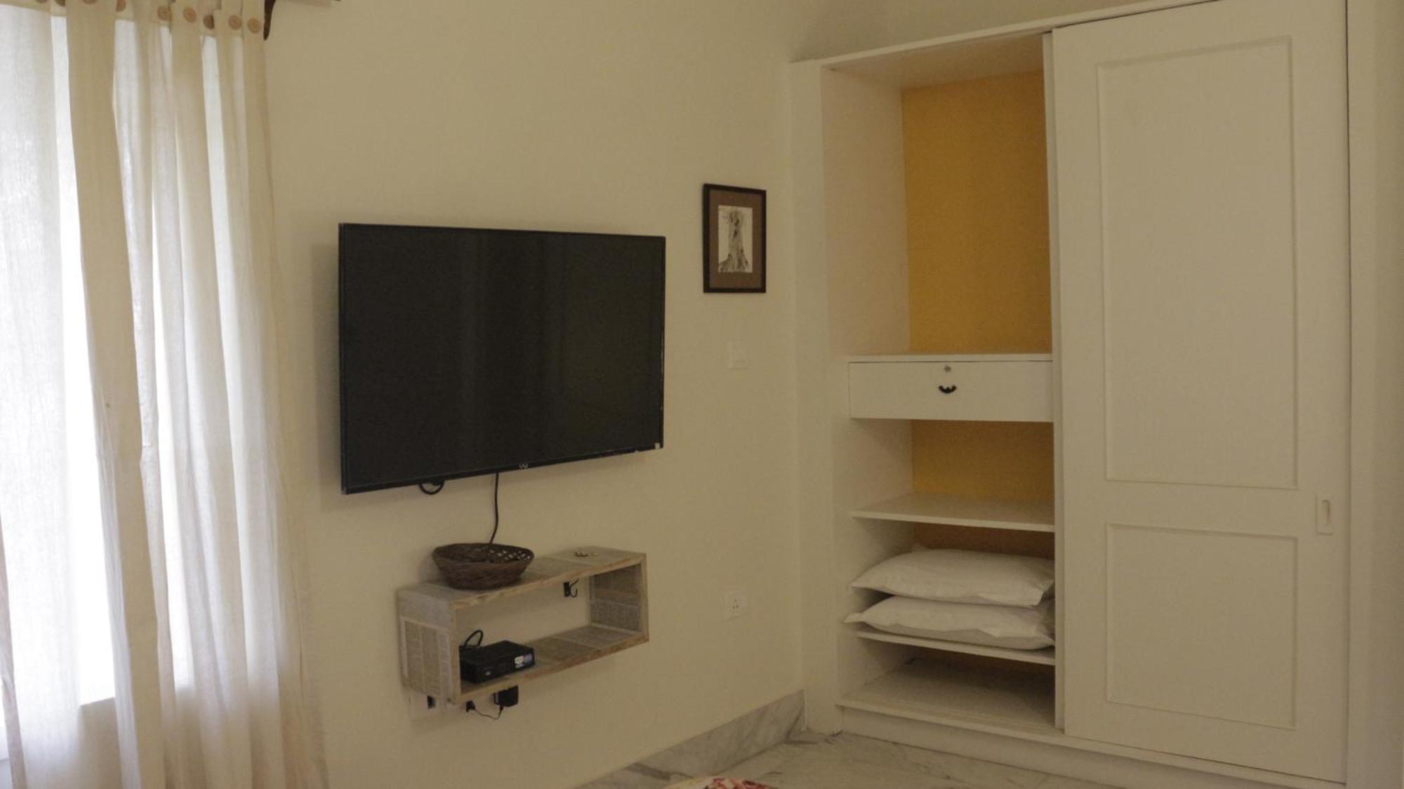 5/4 - Calcutta'S Freshest Bnb Exterior photo